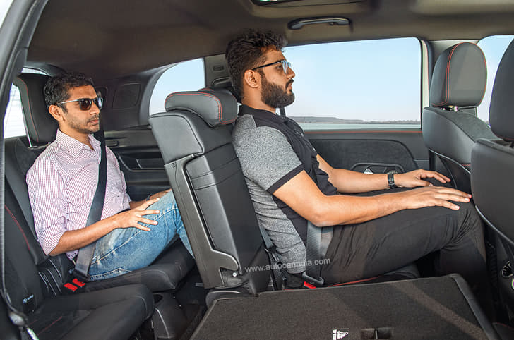 2022 Mercedes-Benz GLB rear seats