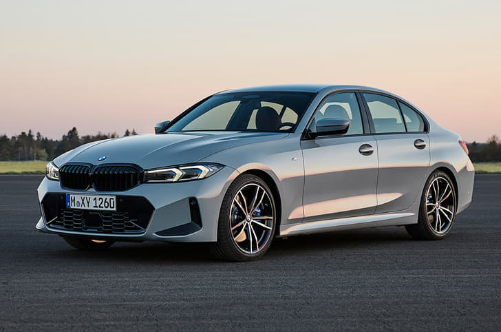 2022 BMW M340i xDrive front quarter.