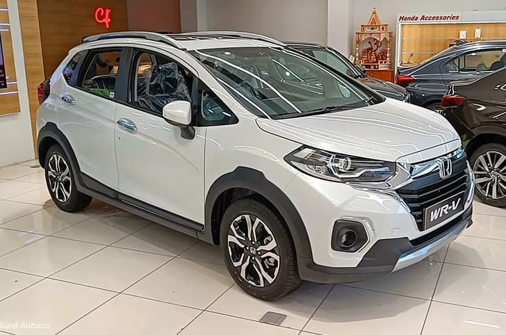 2022 Honda WR-V front three-quarter.