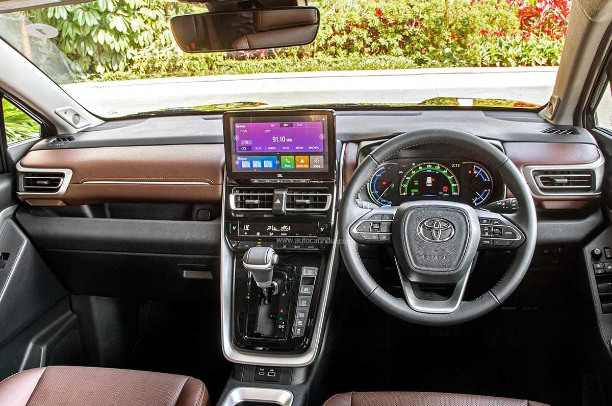Toyota Innova Hycross facelift spied for the first time