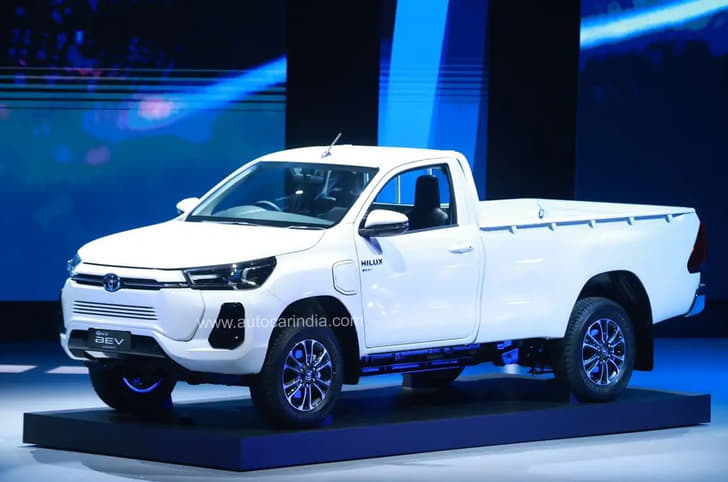 Toyota Hilux EV concept 