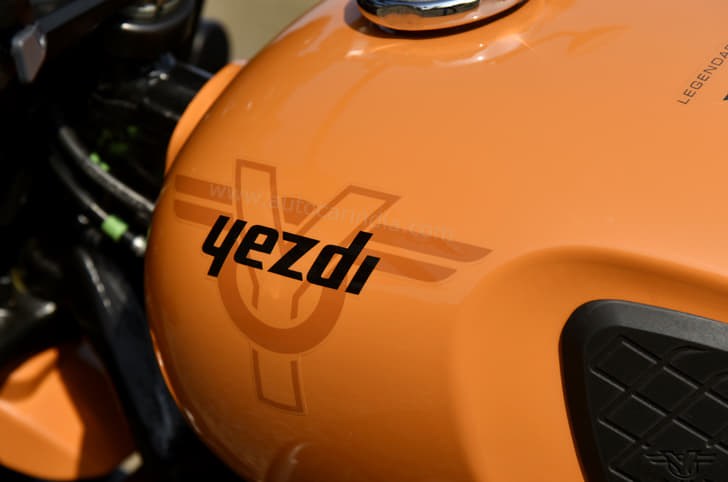 Yezdi Scrambler tank image
