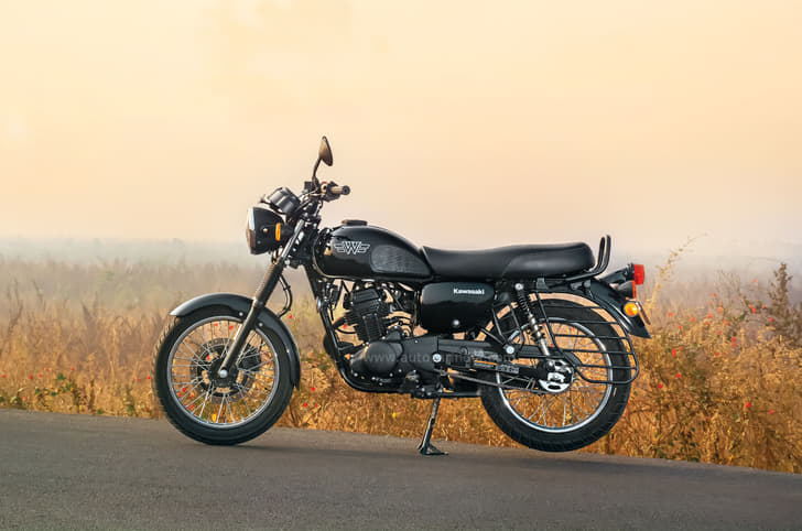 Kawasaki W175 review: price, mileage, comfort, handling, performance, rivals.  