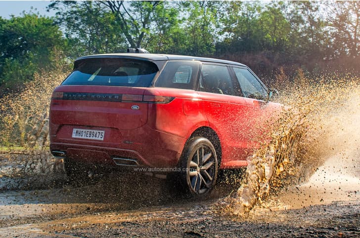 2023 Range Rover Sport rear tracking