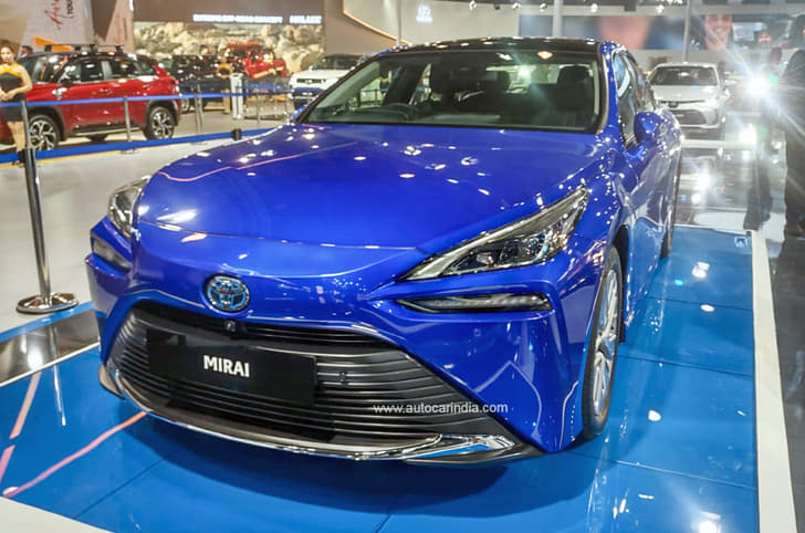 Toyota Mirai front quarter
