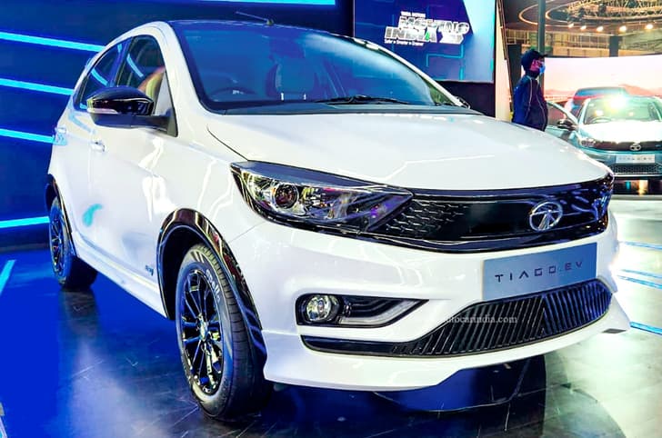 Tata Tiago EV Blitz front
