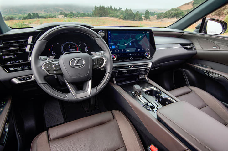 Lexus RX interior