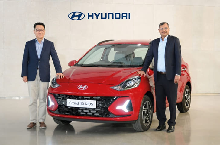2023 Hyundai Grand i10 Nios front quarter