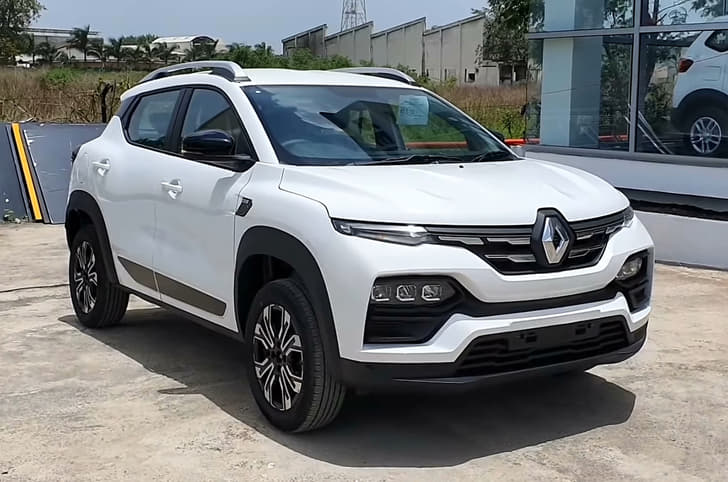 Renault Kiger front quarter.