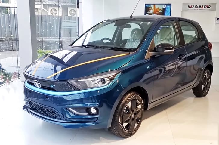 Tata Tiago EV front quarter 