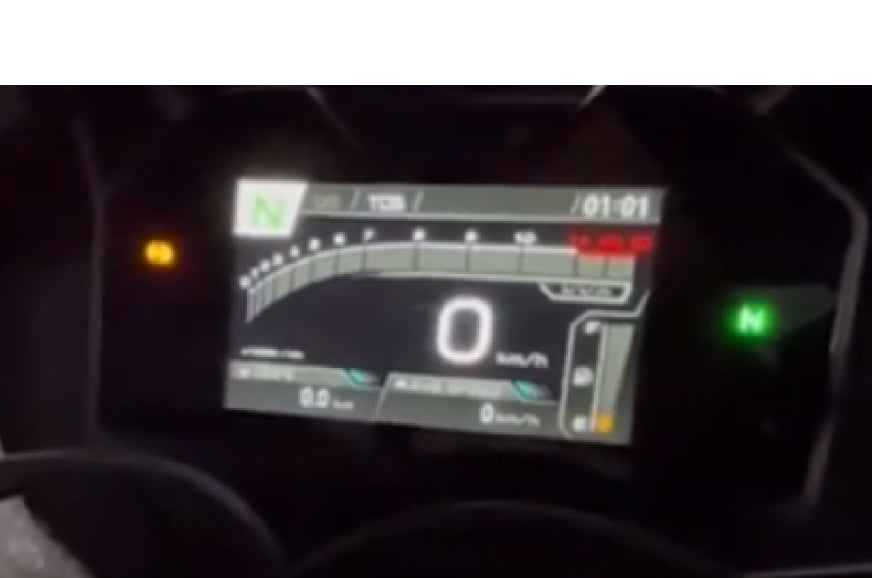 Tft Display R15 New Yamaha R15 spied with new TFT display, LED indicators ...