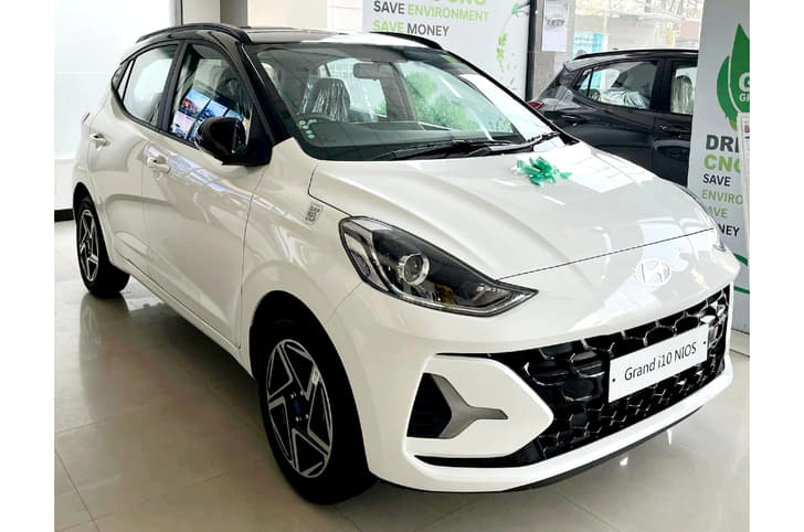 Hyundai Grand i10 Nios front quarter