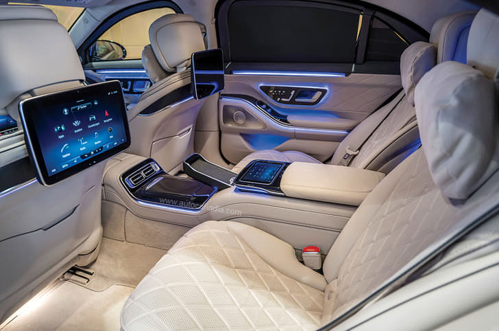 Mercedes S680 Guard interior