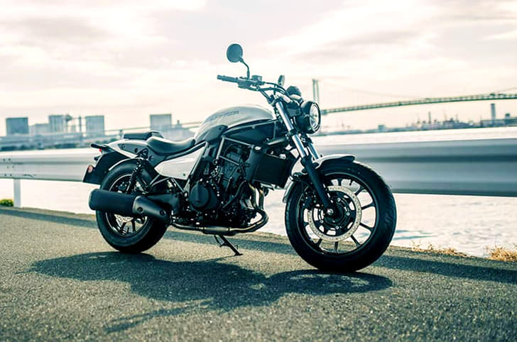 Kawasaki Eliminator 400 price, engine, features, rivals.