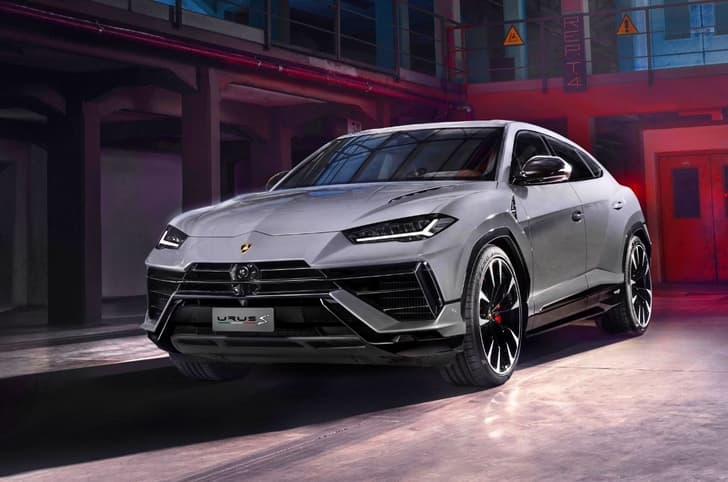 Lamborghini Urus S front