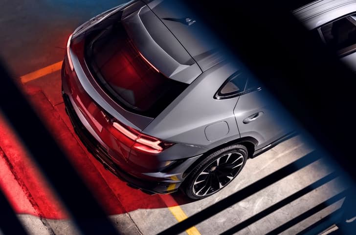 Lamborghini Urus S rear