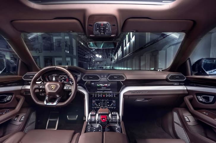 Lamborghini Urus S interior
