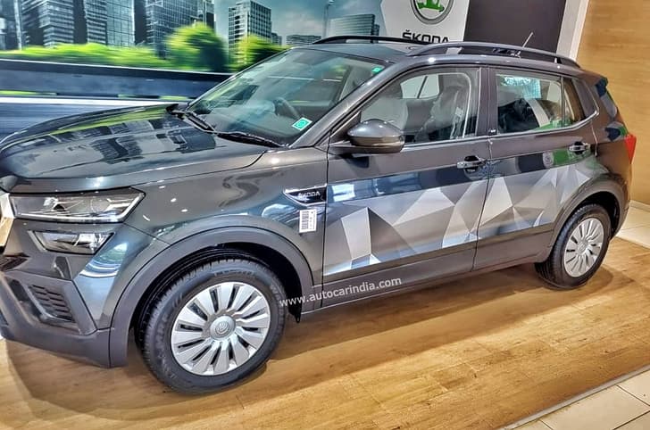 Skoda Kushaq Onyx Edition side