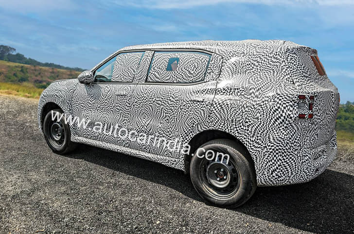 Citroen C3 Aircross rear quarter 