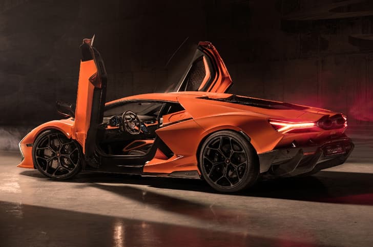 Lamborghini Revuelto rear quarter