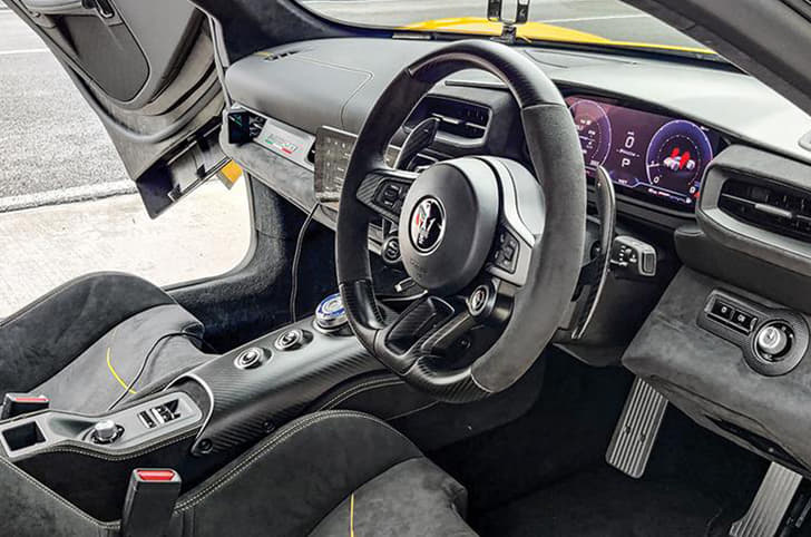 Maserati MC20 interior