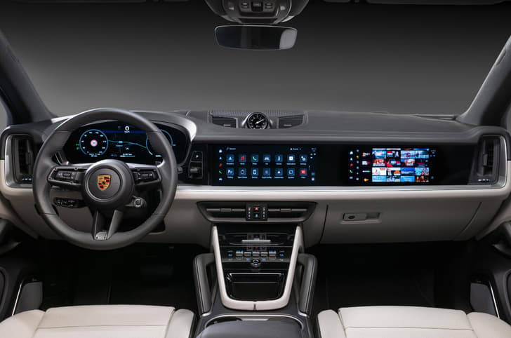 Porsche Cayenne interior dashboard