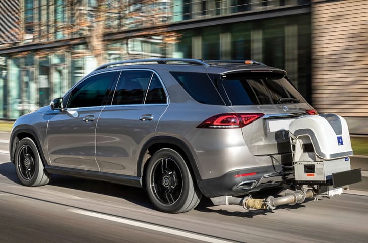 Mercedes Benz GLE rear tracking.