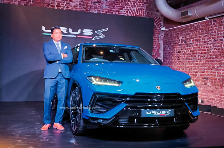 Lamborghini Urus S front