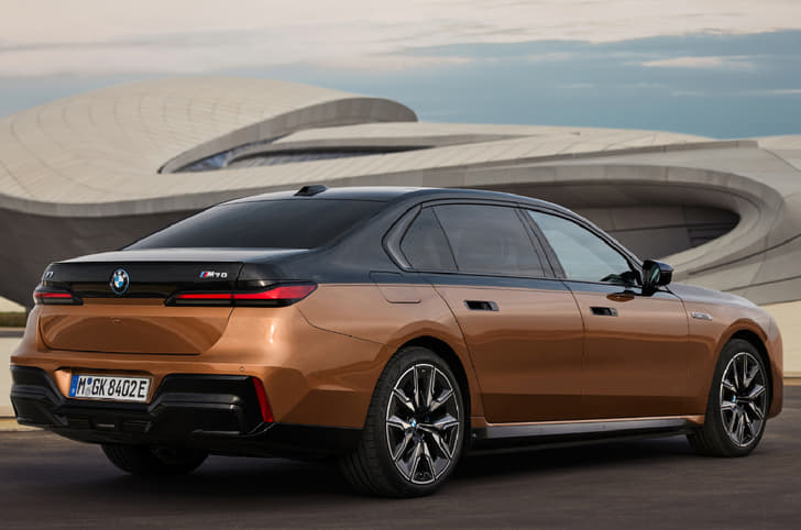 BMW i7 M70 rear