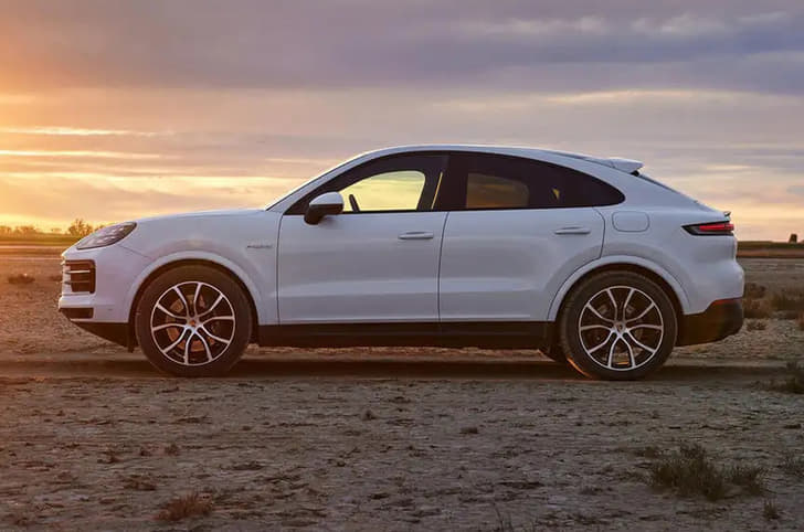 2023 Porsche Cayenne facelift side profile