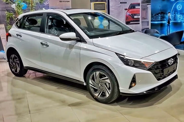 Hyundai i20 showroom