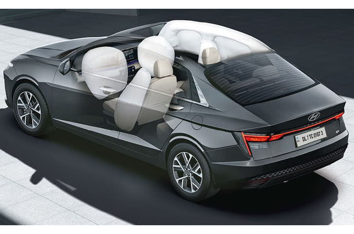 Hyundai Verna six airbags