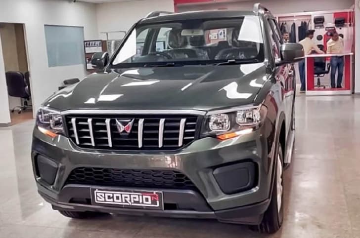 Mahindra SUVs waiting period 