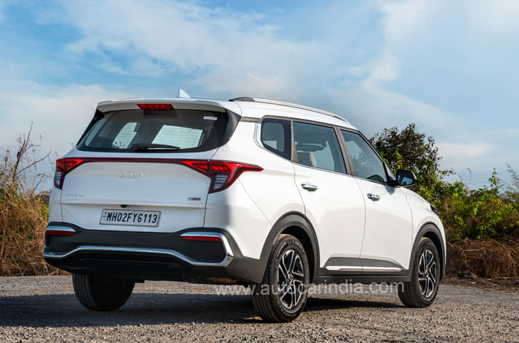 Kia Carens turbo-petrol iMT rear 