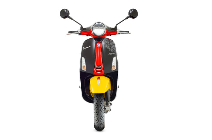 Vespa Mickey Mouse edition scooter. Vespa SXL 150 price, Mickey Mouse edition scooter.