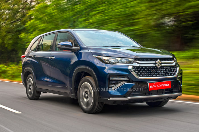 Maruti Suzuki Invicto front