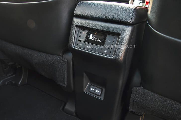Maruti Suzuki Invicto climate control