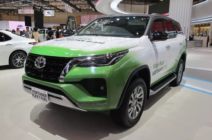 Toyota Fortuner flex fuel front quarter 