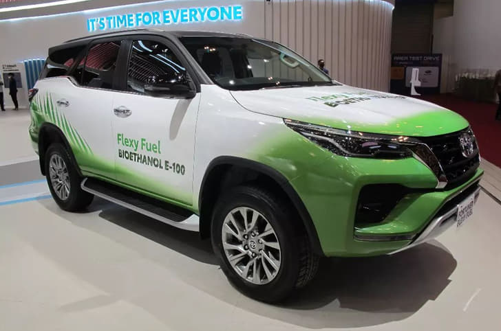 Toyota Fortuner flex fuel front quarter 