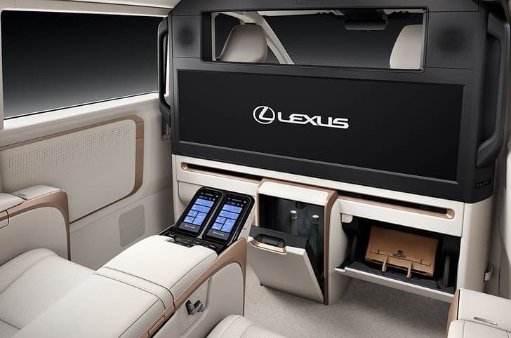 Lexus LM interior