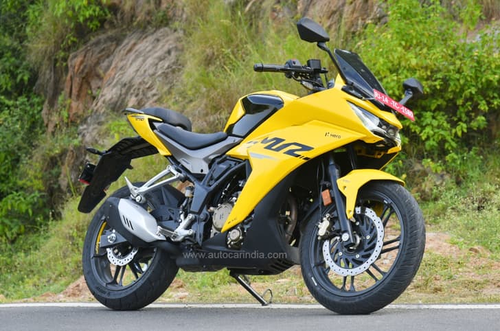 Karizma XMR price, delivery details, booking amount.