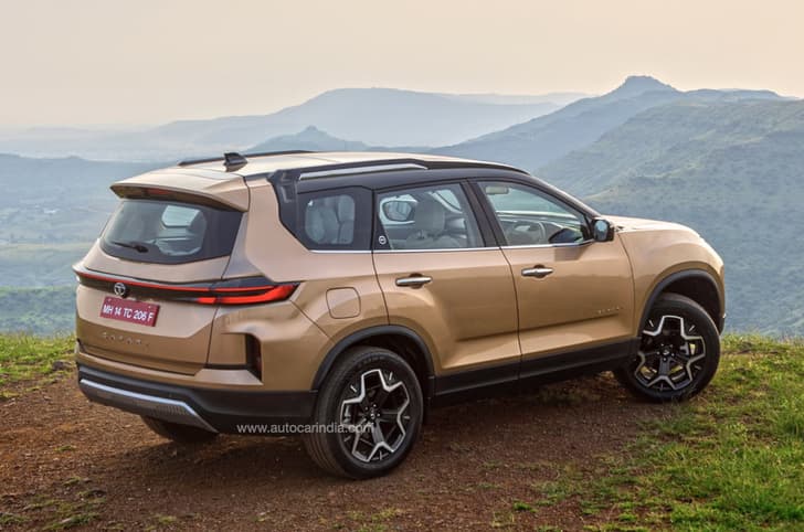 Tata Safari facelift rear quarter