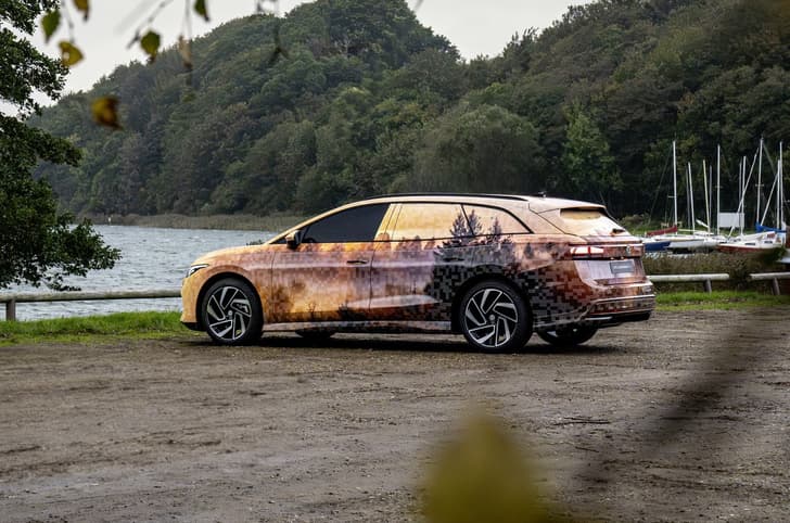 Volkswagen ID 7 Tourer rear