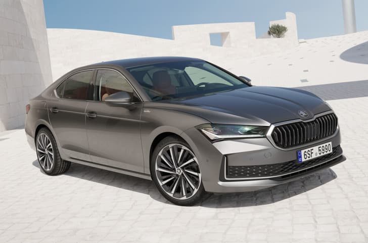 2024 Skoda Superb front 2024 Skoda Superb front