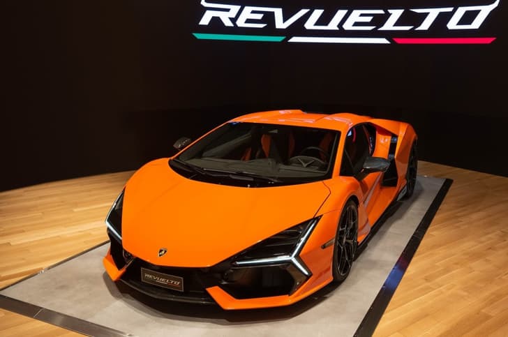 Lamborghini Revuelto front Lamborghini Revuelto front