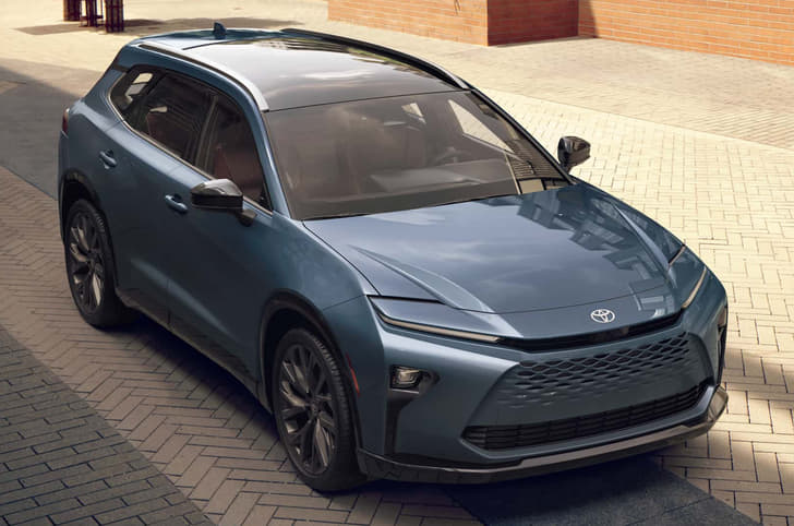 Toyota Crown Signia front quarter 