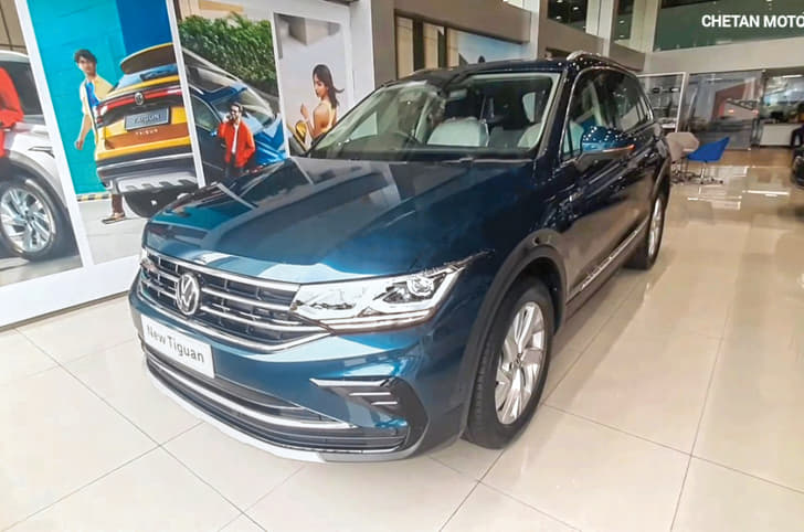 Volkswagen Tiguan showroom Volkswagen Tiguan showroom