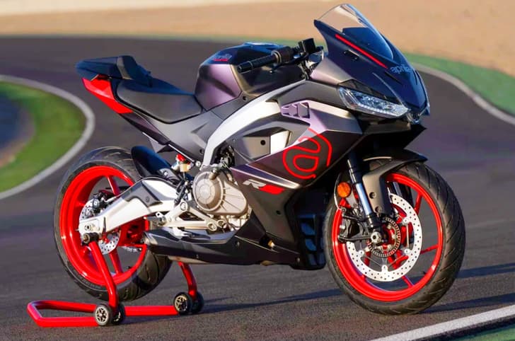 Aprilia RS 457 front static shot. Aprilia RS 457 price, India launch details, power, design.