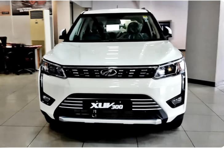 Mahindra XUV300, XUV400 year-end discounts 