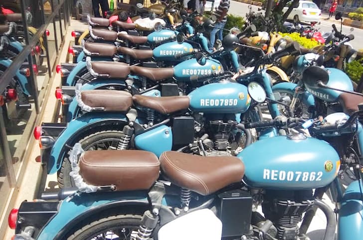 RE Classic lineup image. Royal Enfield Classic price, November 2023 sales.